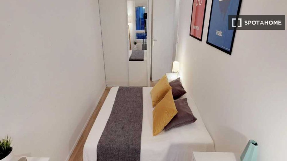 Double room Lille, 3 beds, 70m² — photo 3