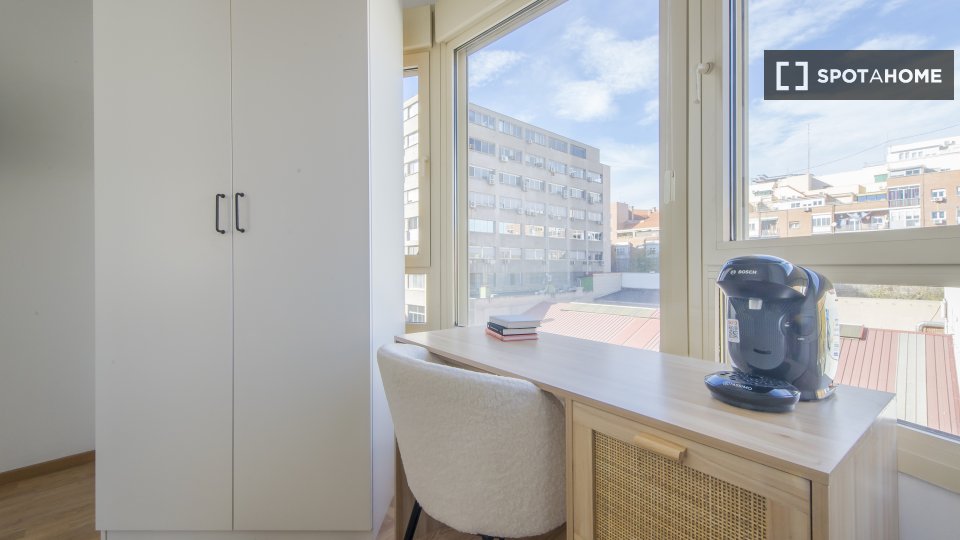 Double room Madrid, 5 beds — photo 13