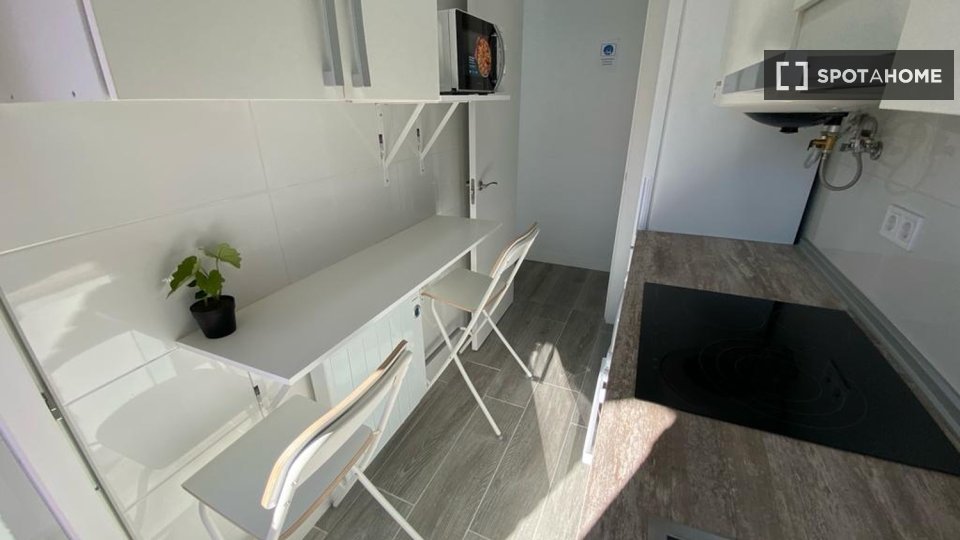 Double room Madrid, 4 beds — photo 12