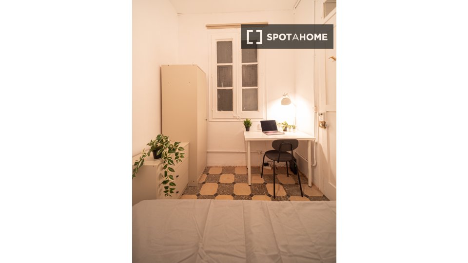 Double room Barcelona, 7 beds, 200m² — photo 15