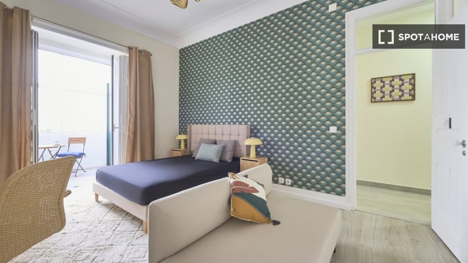Double room Lisbon, 5 beds — photo 12