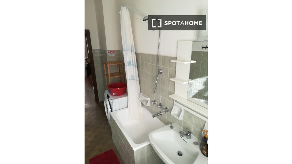 Double room Milan, 4 beds — photo 13