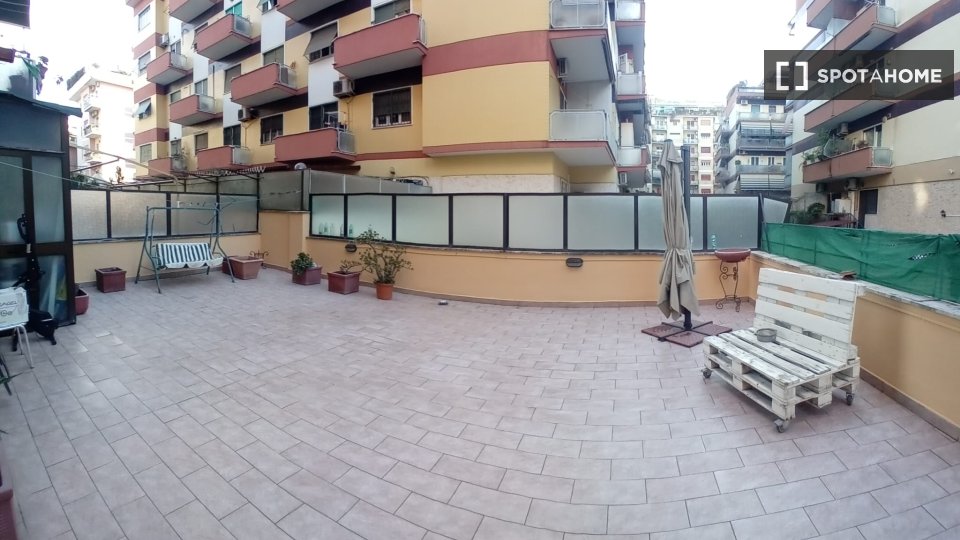 Double room Rome, 3 beds, 75m² — photo 16
