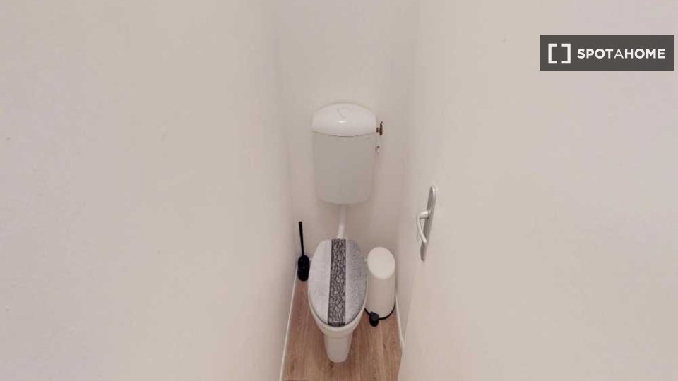 Double room Lille, 3 beds, 70m² — photo 9