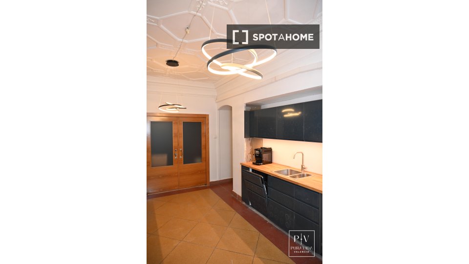 Double room Valencia, 8 beds, 263m² — photo 10