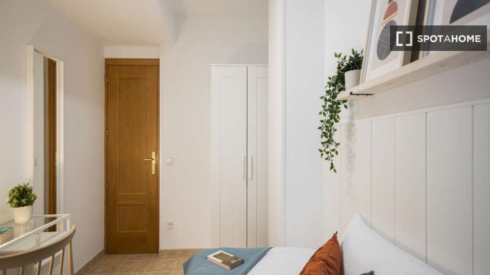Double room Madrid, 25 beds — photo 5