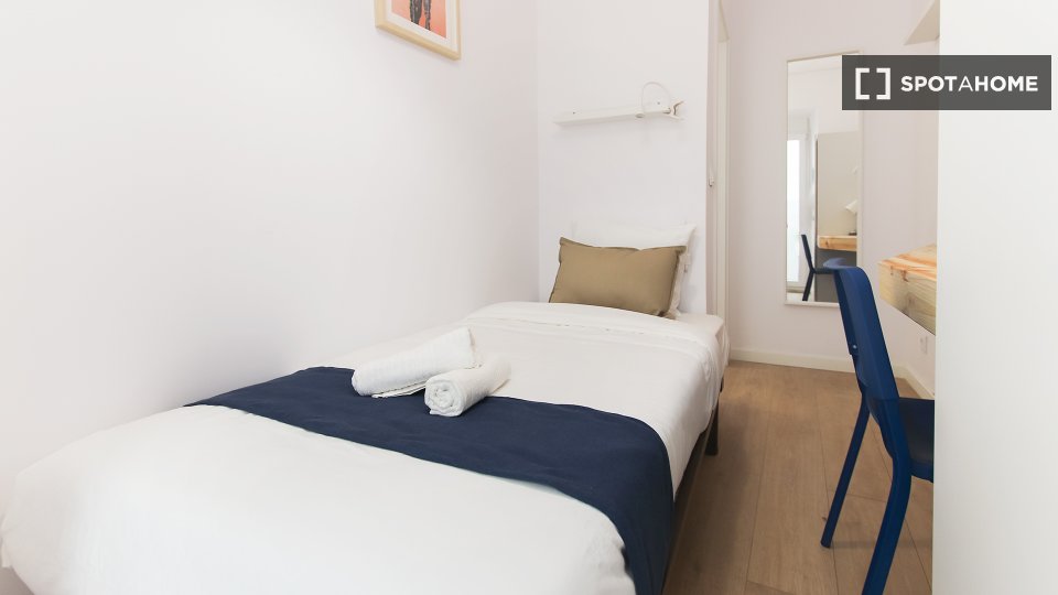 Double room Lisbon, 4 beds — photo 3