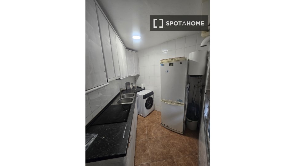 Double room Barcelona, 2 beds, 60m² — photo 2