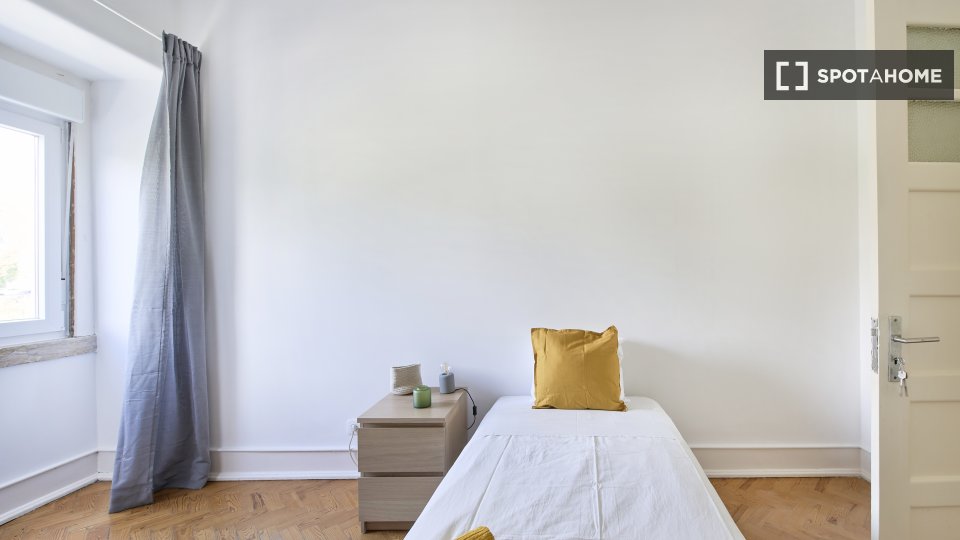Double room Lisbon, 7 beds — photo 3