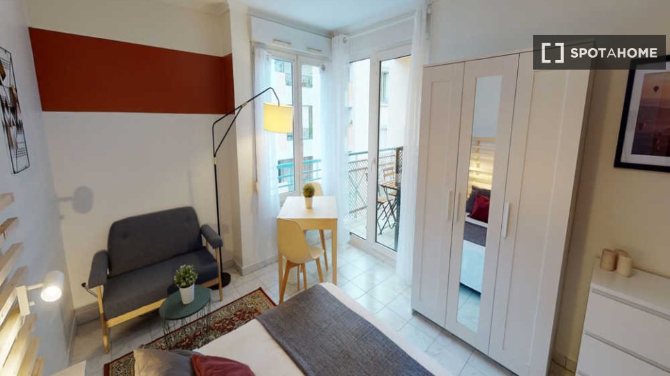 Double room Lyon, 3 beds, 70m² — photo 11