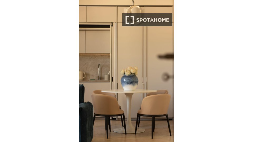 Apartment Lisbon, 1 bed, 70m² — photo 16