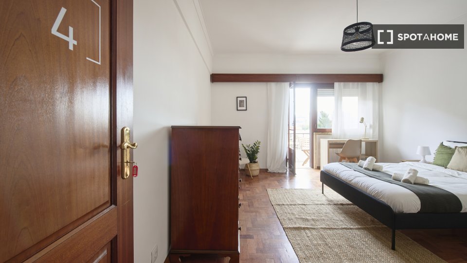 Double room Lisbon, 4 beds — photo 6