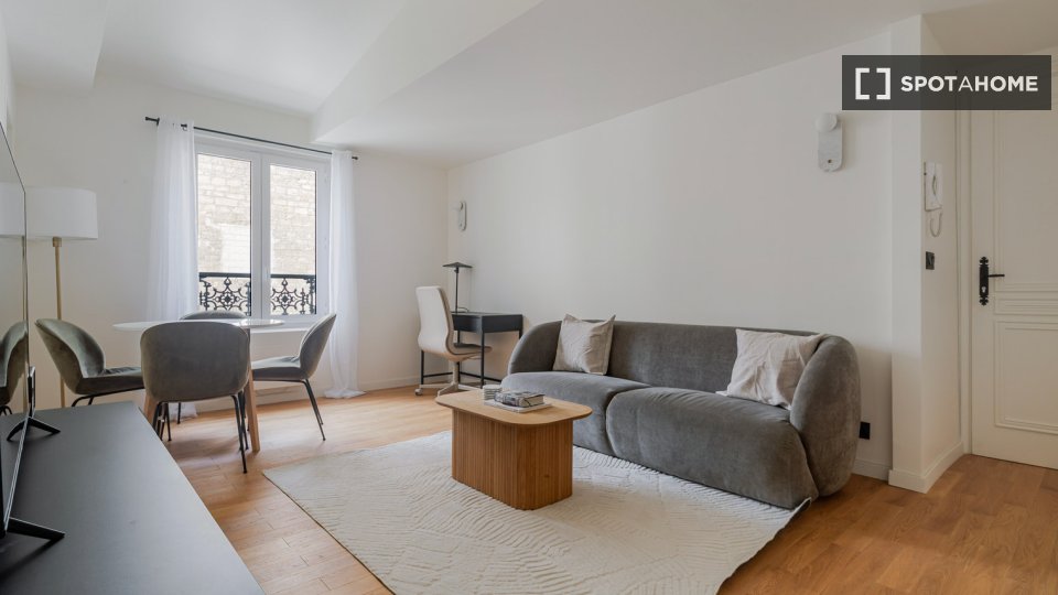 Apartment Paris, 2 beds, 52m² — photo 1