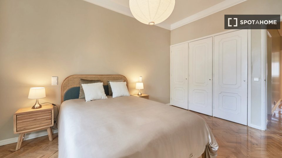 Double room Lisbon, 9 beds — photo 1
