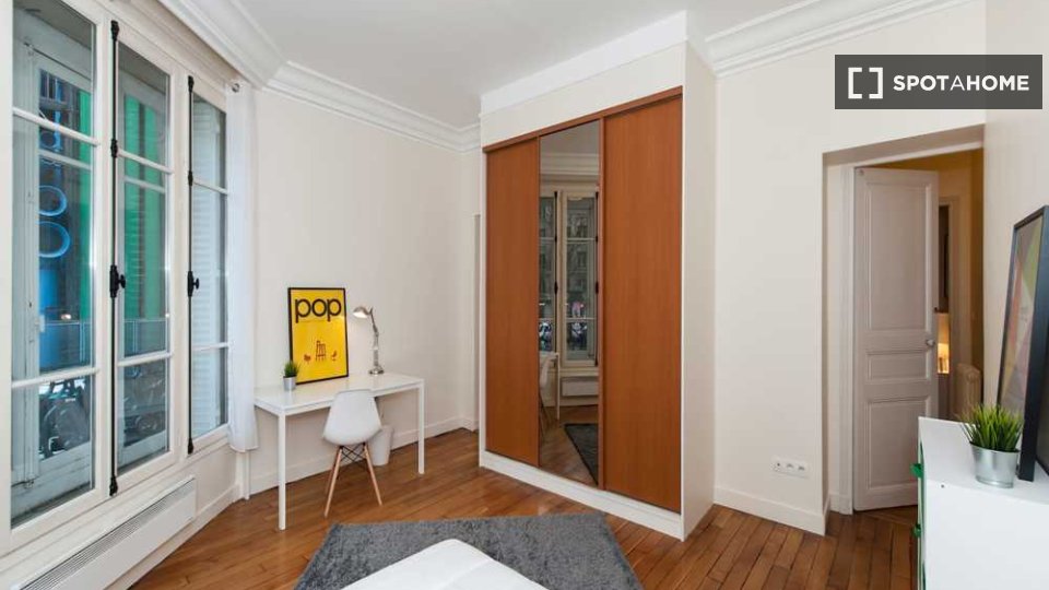 Double room Paris, 4 beds, 80m² — photo 6