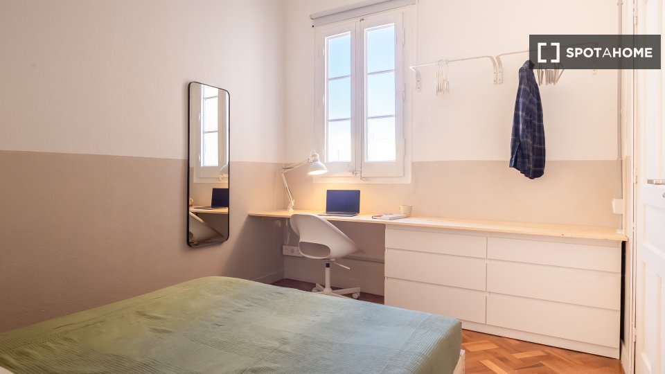 Double room Barcelona, 4 beds, 90m² — photo 17