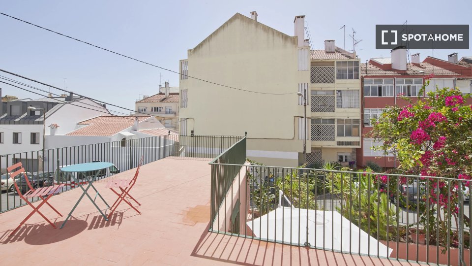 Double room Lisbon, 13 beds — photo 17