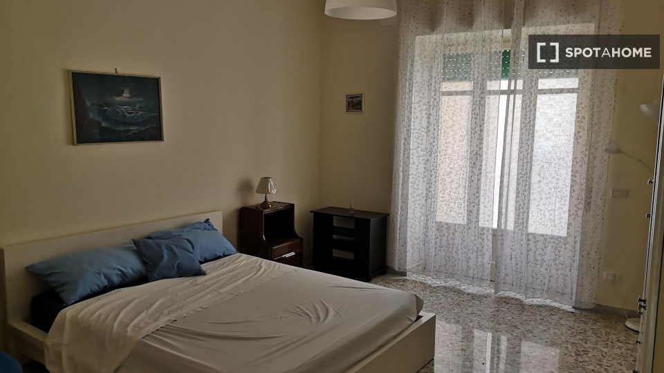 Double room Naples, 3 beds — photo 19