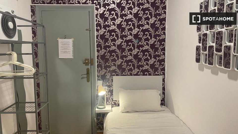 Double room Barcelona, 8 beds — photo 15