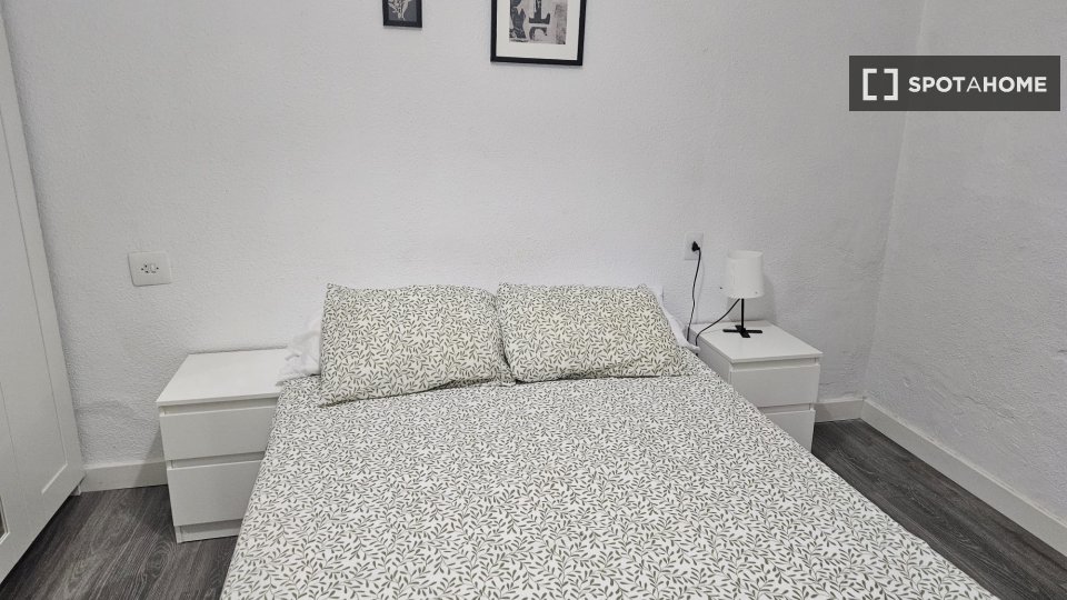 Double room Zaragoza, 2 beds — photo 3