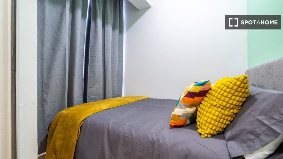 Double room Madrid, 13 beds, 301m² — photo 1