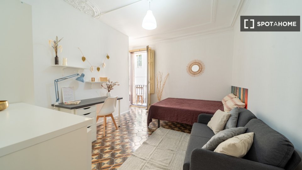 Double room Barcelona, 17 beds, 400m² — photo 11