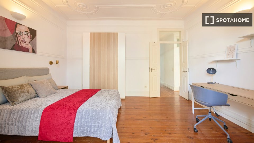 Double room Lisbon, 6 beds — photo 27