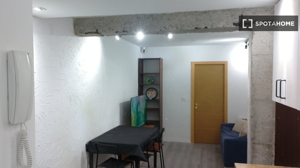 Double room Madrid, 4 beds, 80m² — photo 14