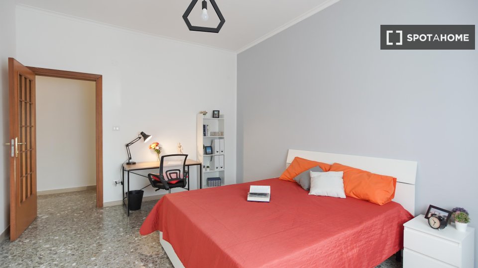 Double room Naples, 5 beds — photo 1