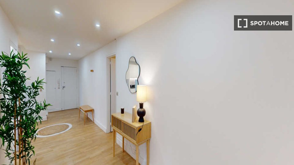 Double room Paris, 5 beds, 120m² — photo 11