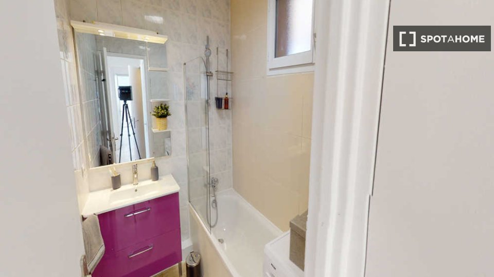 Double room Paris, 4 beds, 70m² — photo 3