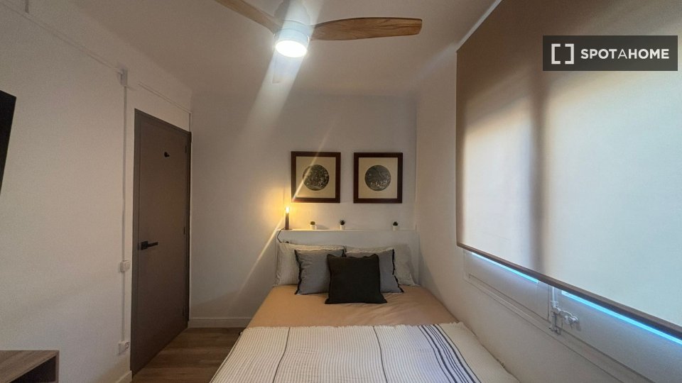 Double room Barcelona, 8 beds, 220m² — photo 26