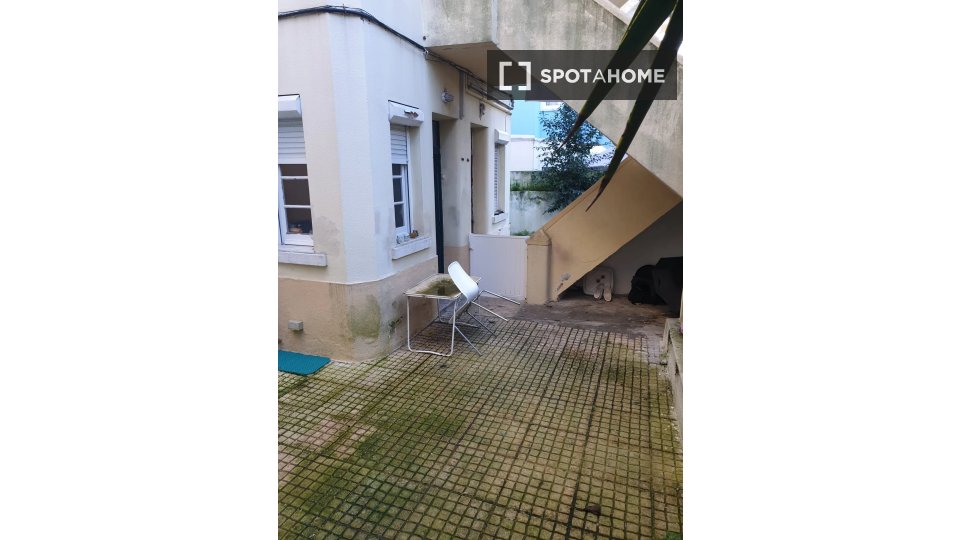 Double room Lisbon, 4 beds — photo 15
