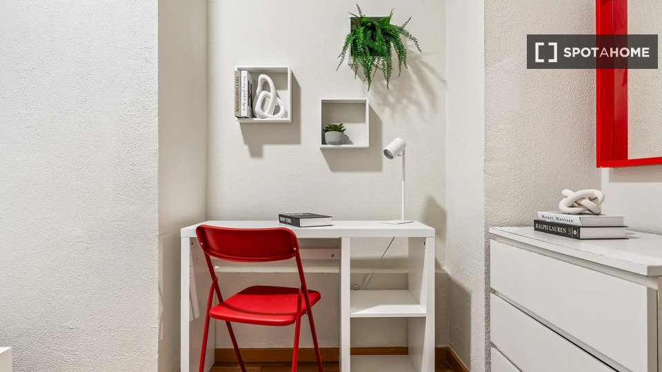 Double room Lisbon, 4 beds — photo 11