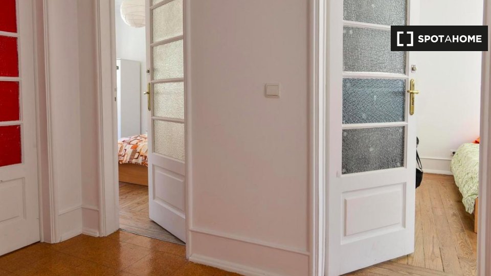 Double room Lisbon, 6 beds — photo 13