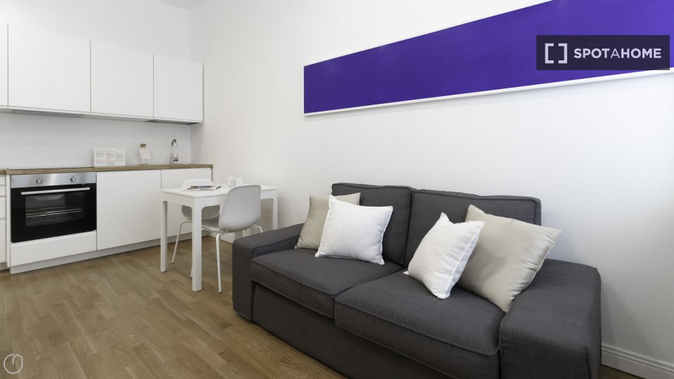 Appartamento con 1 camera da letto in affitto a Magenta-San Vittore, Milano - in Milan