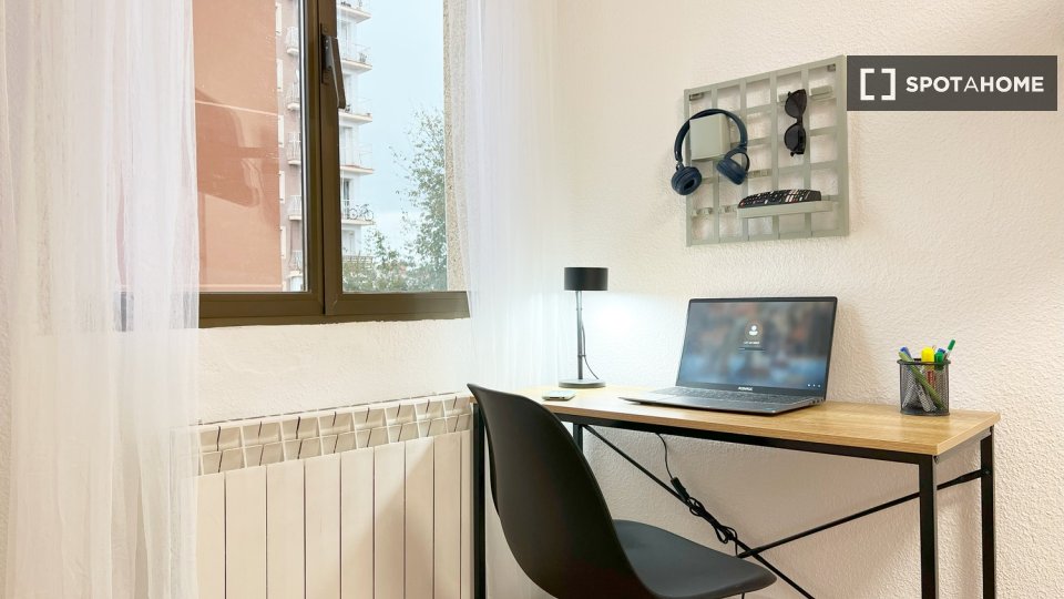 Double room Madrid, 5 beds — photo 4