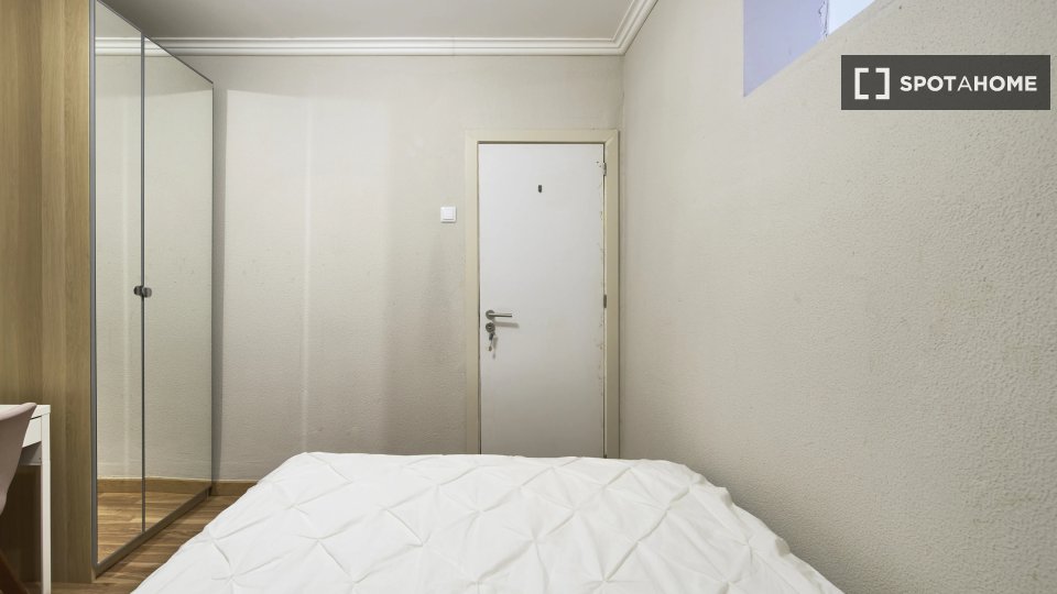 Double room Lisbon, 4 beds — photo 3