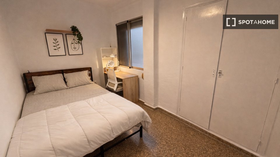 Double room Valencia, 4 beds — photo 9