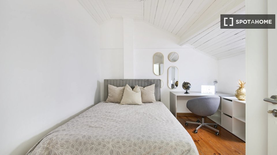 Double room Lisbon, 13 beds — photo 13