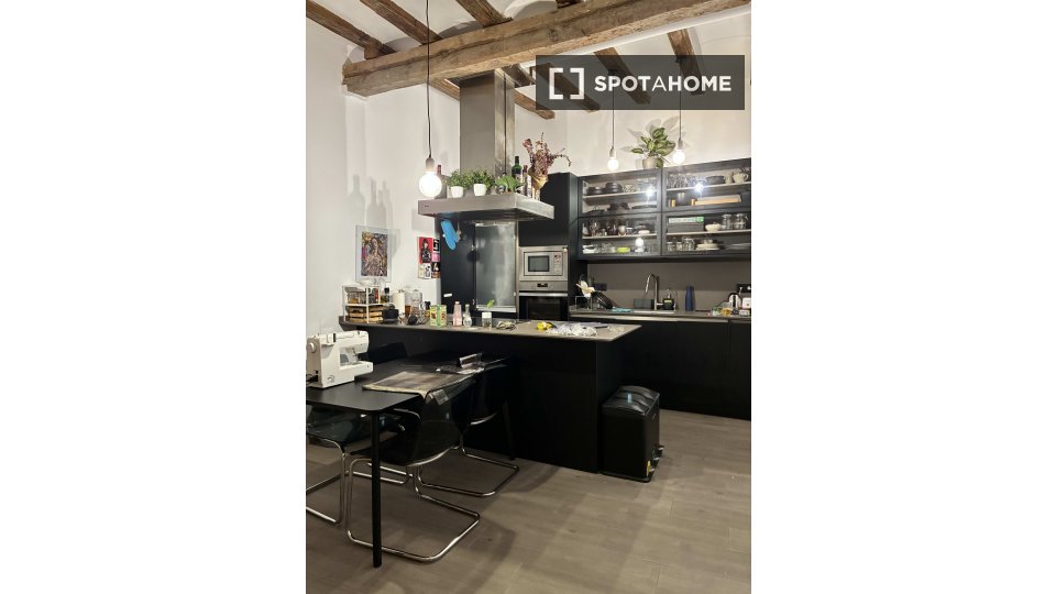 Double room Barcelona, 1 bed, 70m² — photo 16