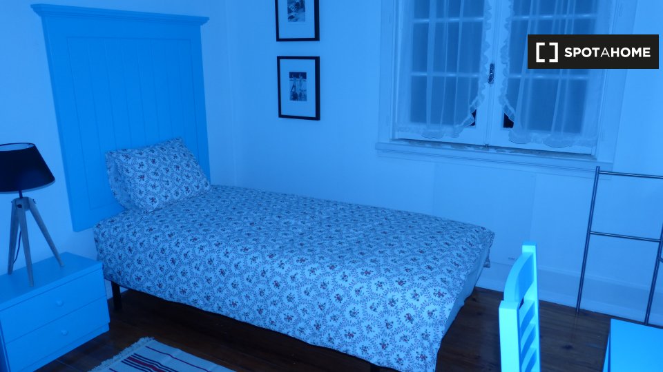 Double room Lisbon, 6 beds, 210m² — photo 1