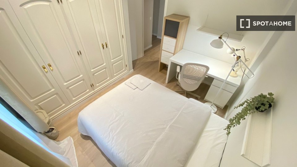Double room Madrid, 6 beds — photo 2