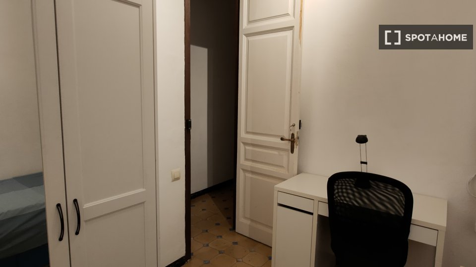 Camera doppia Barcellona, 4 camere, 85m² — foto 2