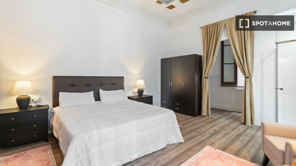 Se alquila habitación en piso compartido, la Dreta de l'Eixample