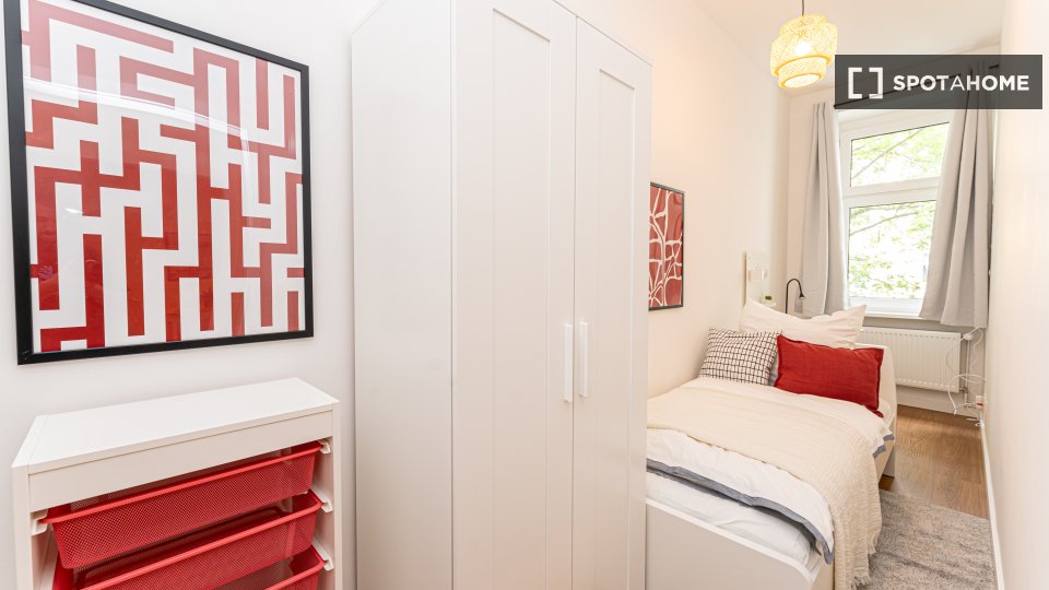 Double room Berlin, 5 beds, 71m² — photo 3