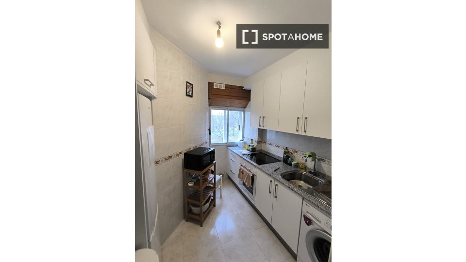Double room Santiago_De_Compostela, 3 beds — photo 32