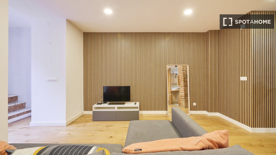 Apartment Lisbon, 2 beds, 65m² — photo 14