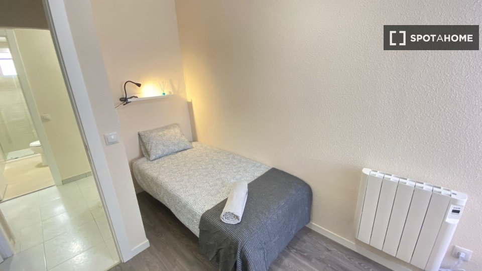 Chambre double Madrid, 4 chambres — photo 4