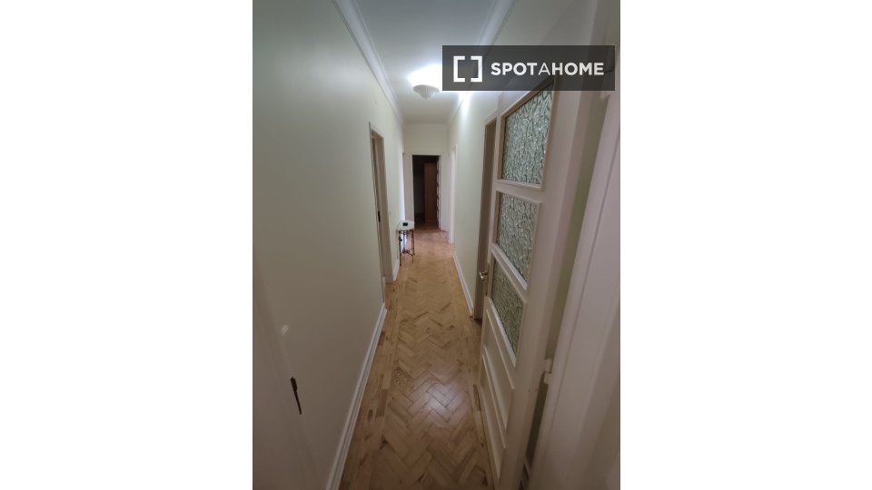 Double room Lisbon, 6 beds, 165m² — photo 11